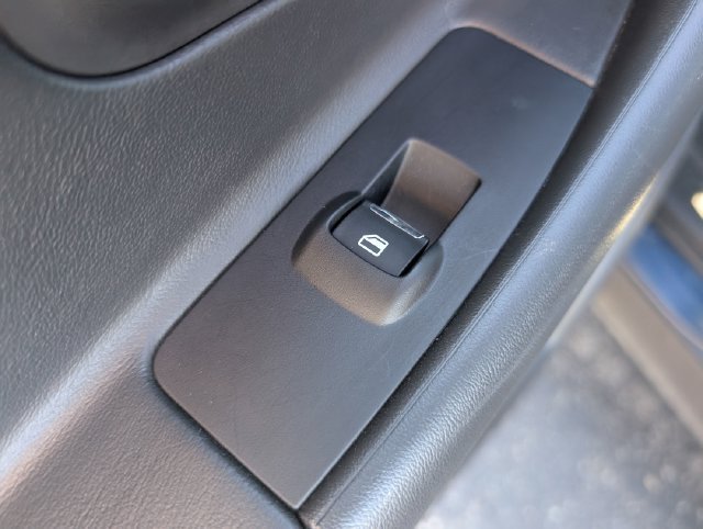 Used 2018 Ford Taurus Limited AWD/4WD image 16