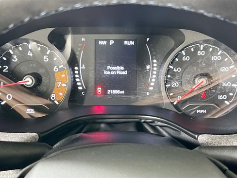 Used 2022 Jeep Compass Latitude image 12