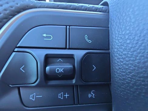 Used 2025 Toyota Tacoma Limited image 16