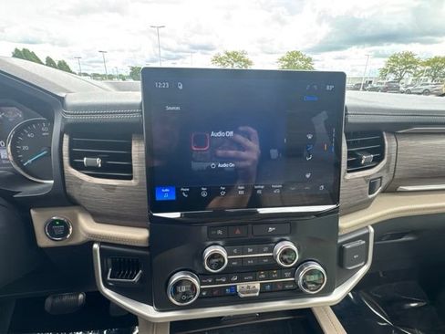 Used 2024 Ford Expedition Max Limited AWD/4WD image 25