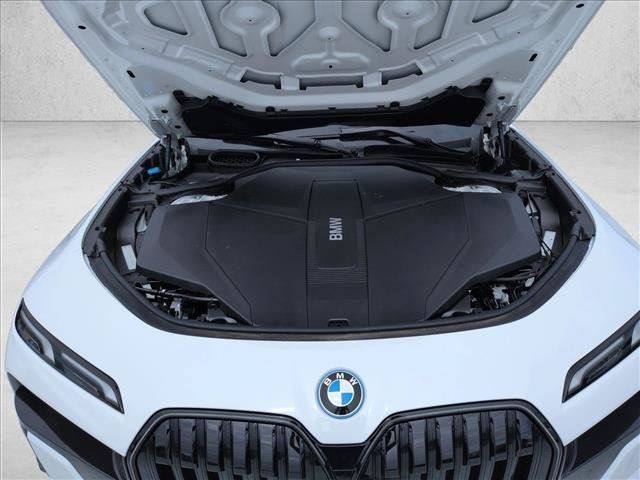 Used 2026 BMW i7 eDrive50 w/ M Sport Package RWD image 17