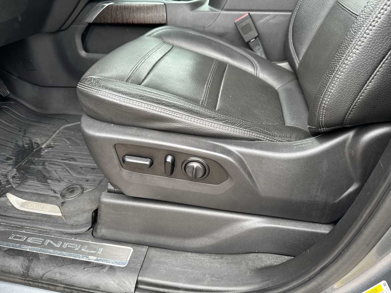 Certified 2020 GMC Sierra 1500 Denali w/ Denali Premium Package AWD/4WD image 14