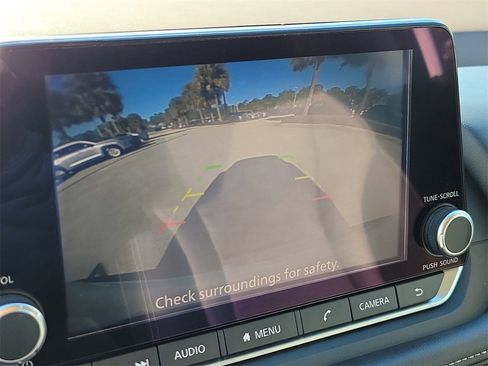 Used 2023 Nissan Rogue SV image 25