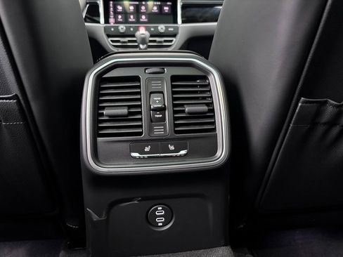 Certified 2026 Porsche Macan image 23