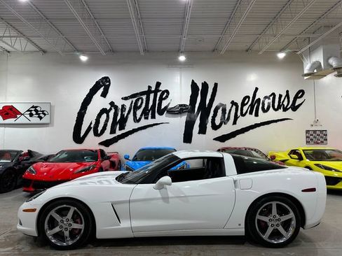 Used 2007 Chevrolet Corvette Coupe w/ Preferred Equipment Group RWD image 2