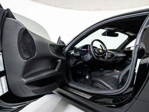 Used 2022 Ferrari SF90 Stradale image 22