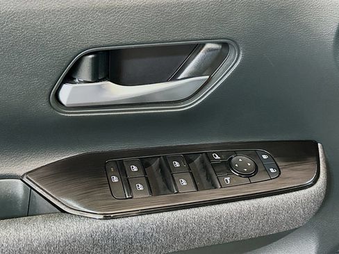 Used 2025 Nissan Kicks SV FWD image 15