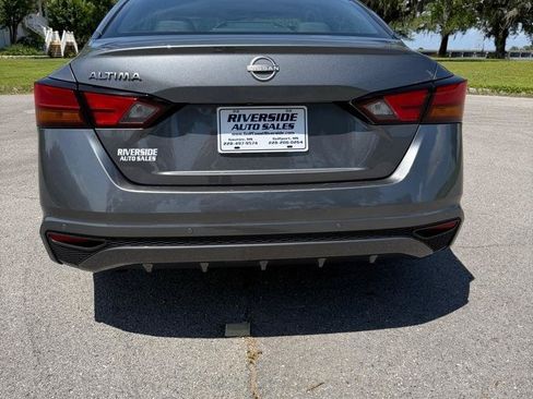 Used 2025 Nissan Altima 2.5 SV FWD image 4