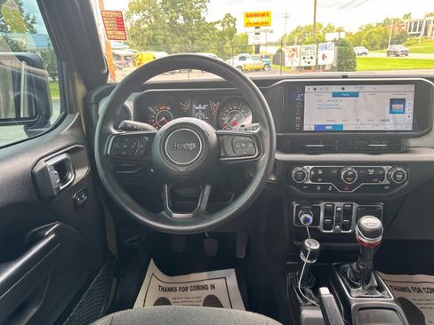 Used 2025 Jeep Wrangler Unlimited Sport AWD/4WD image 20