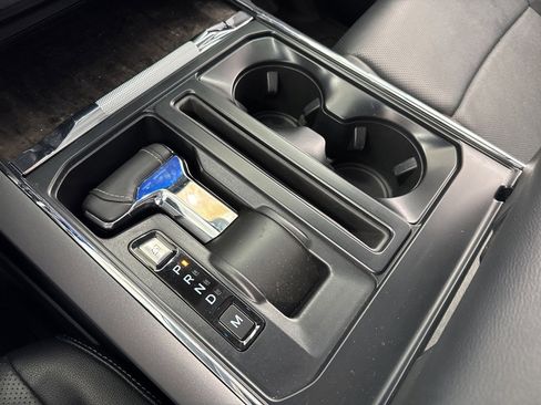 Used 2023 Ford F150 Lariat w/ Trailer Tow Package image 31