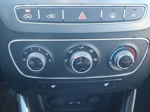 Used 2015 Kia Sorento LX image 10