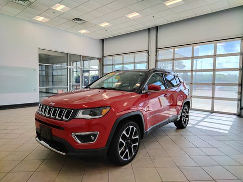 Used 2018 Jeep Compass Limited w/ Navigation Group FWD image 7