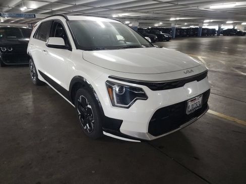 Used 2023 Kia Niro Wind FWD image 1