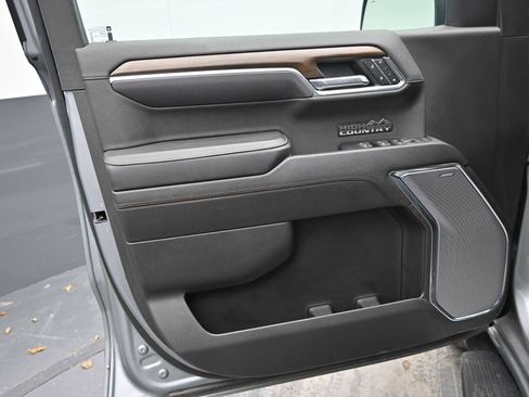 Used 2024 Chevrolet Silverado 1500 High Country w/ Technology Package image 9