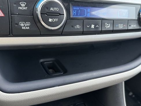 Used 2017 Toyota Highlander XLE image 16