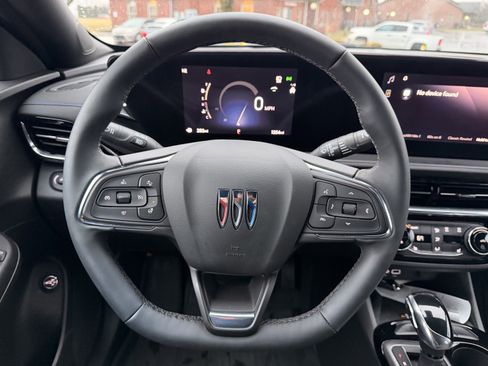 Used 2025 Buick Envista Sport Touring w/ Convenience I Package image 17