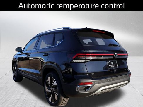 Certified 2025 Volkswagen Taos SE AWD/4WD image 7