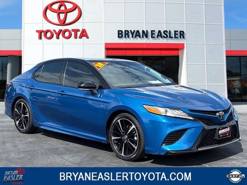 Used 2020 Toyota Camry XSE FWD image 1