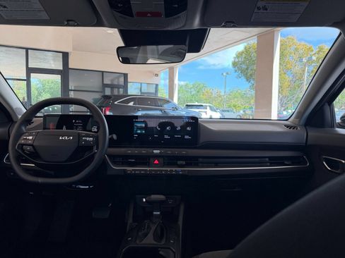 Used 2025 Kia K4 FWD image 29