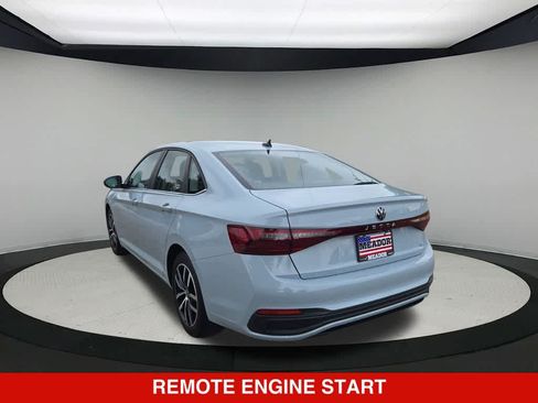 Used 2026 Volkswagen Jetta SE FWD image 4