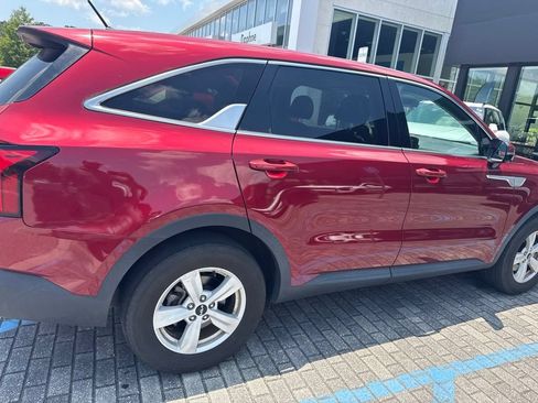 Used 2023 Kia Sorento LX FWD image 14