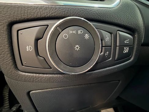 Used 2020 Ford Edge Titanium w/ Equipment Group 301A AWD/4WD image 31