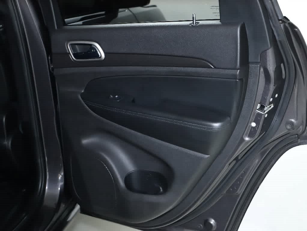 Used 2018 Jeep Grand Cherokee Altitude AWD/4WD image 30
