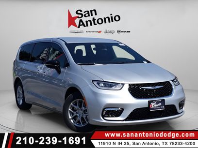 New 2026 Chrysler Pacifica Select