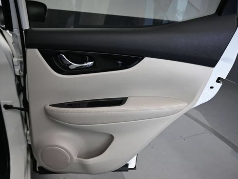 Used 2022 Nissan Rogue Sport SV w/ Technology Package AWD/4WD image 32