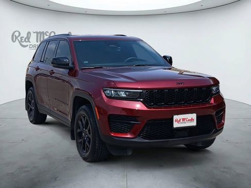 Used 2025 Jeep Grand Cherokee Altitude AWD/4WD image 7