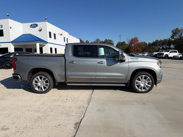 Used 2025 Chevrolet Silverado 1500 High Country w/ High Country Premium Package AWD/4WD image 11