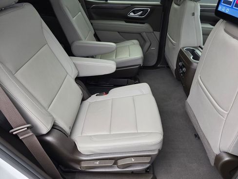 Used 2024 Chevrolet Tahoe LT w/ Luxury Package AWD/4WD image 30