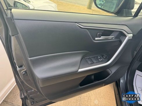 Used 2020 Toyota RAV4 XLE image 15
