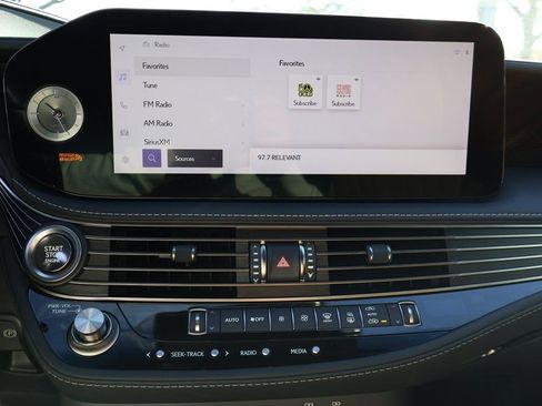 Used 2023 Lexus LS 500 w/ Luxury Package image 56