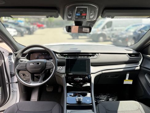 New 2026 Jeep Grand Cherokee Laredo X AWD/4WD image 9