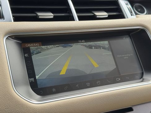 Used 2017 Land Rover Range Rover Sport HSE image 23