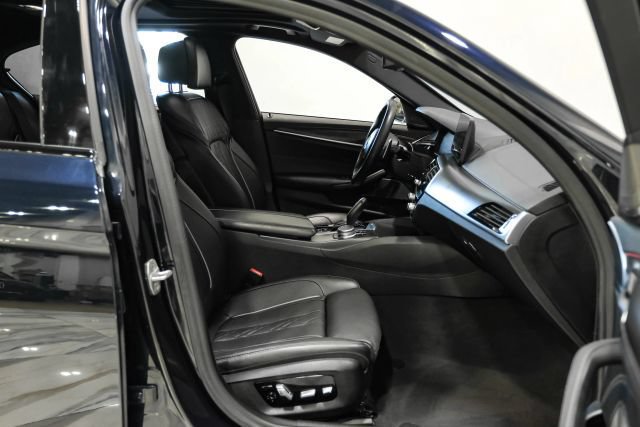 Used 2021 BMW 540i w/ M Sport Package RWD image 31