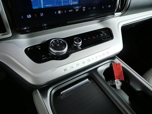 Certified 2025 Ford Expedition Active AWD/4WD image 22