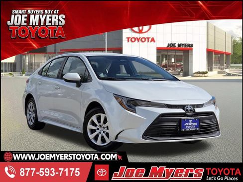 Used 2026 Toyota Corolla LE FWD image 1