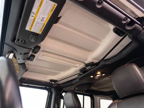 Used 2019 Jeep Wrangler Unlimited Sahara w/ Uconnect 4C Nav & Sound Group image 40