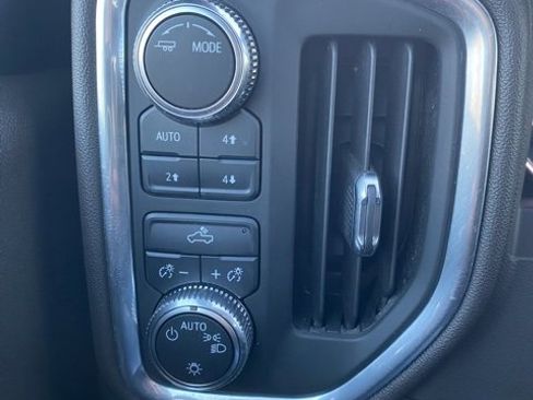 Used 2022 GMC Sierra 1500 SLE image 22