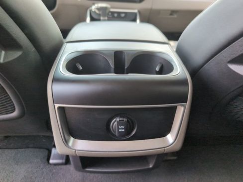 Used 2025 Kia Carnival FWD image 23