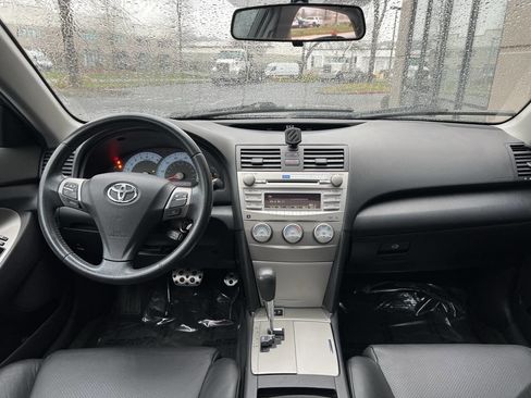 Used 2011 Toyota Camry SE w/ Sport Leather Pkg image 13