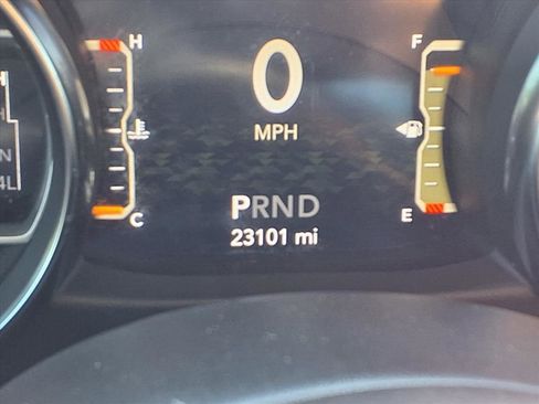 Used 2023 Jeep Gladiator Willys image 14