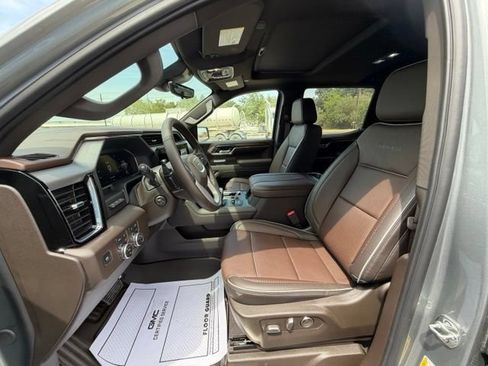 New 2026 GMC Sierra 1500 Denali w/ Denali Reserve Package AWD/4WD image 7