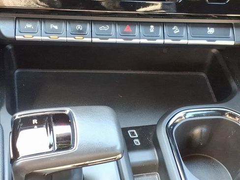 Used 2022 GMC Sierra 1500 AT4 w/ AT4 Premium Package image 18