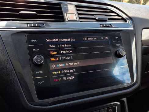 Used 2020 Volkswagen Tiguan SE FWD image 7