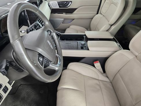 Used 2020 Lincoln Navigator Reserve w/ Luxury Package RWD image 14
