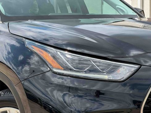 Used 2023 Toyota Highlander Limited image 10