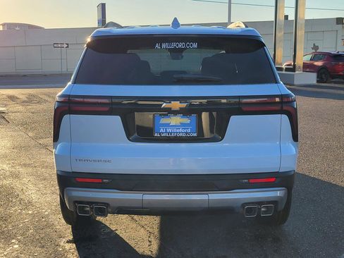 New 2026 Chevrolet Traverse LT w/ Driver Confidence Package image 4